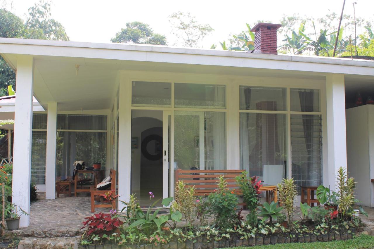 The Forest Villa Bogor Buitenkant foto