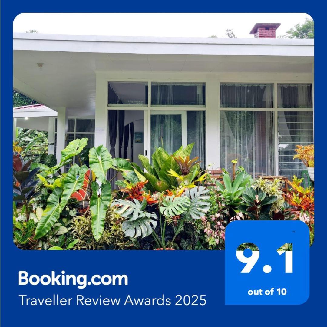 The Forest Villa Bogor Buitenkant foto